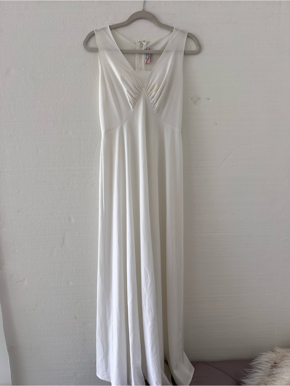 Women's White Maxi Costume Nightgown